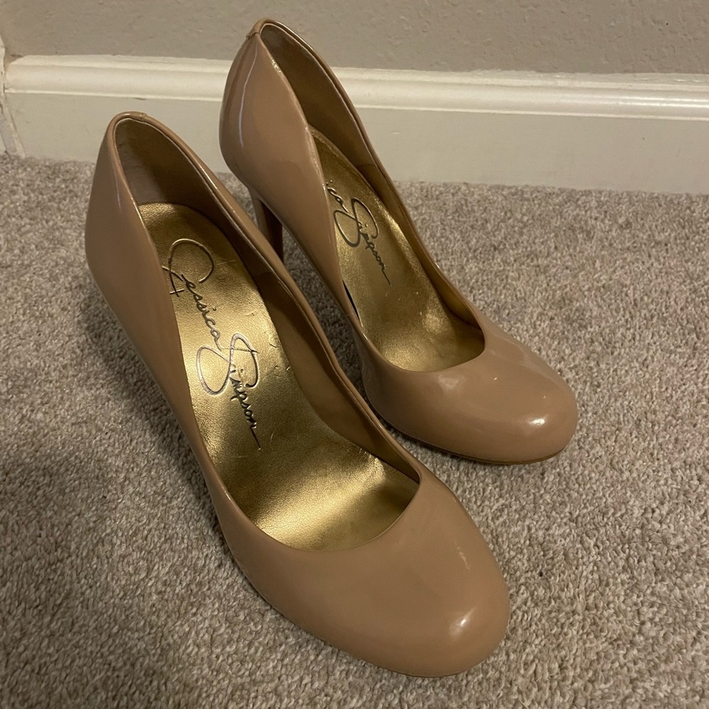 Jessica Simpson nude pumps size 7
